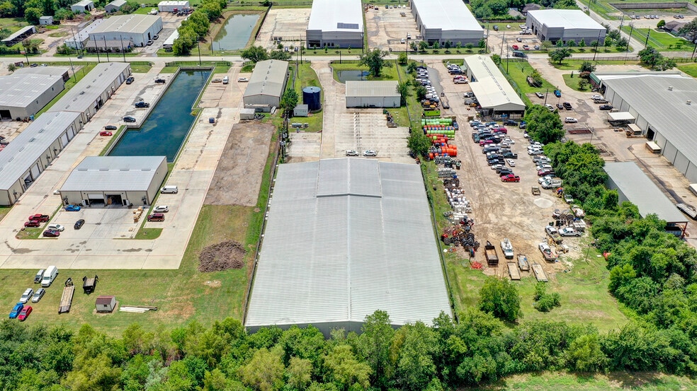 More Photos Of 12506 Taylor Rd, Houston Warehouse For Lease