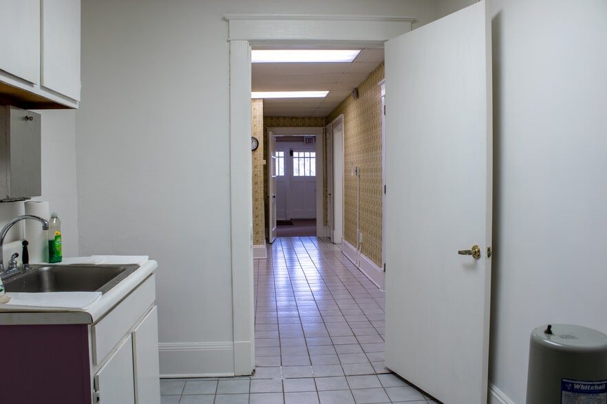 More Photos Of 611 Carthage St, Sanford Medical For Sale