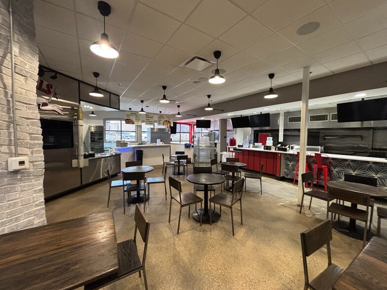 More Photos Of 6575 Greenwood Plaza Blvd, Greenwood Village Restaurant For Lease