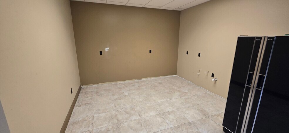More Photos Of 8725 Youngerman Ct, Jacksonville Flex For Lease