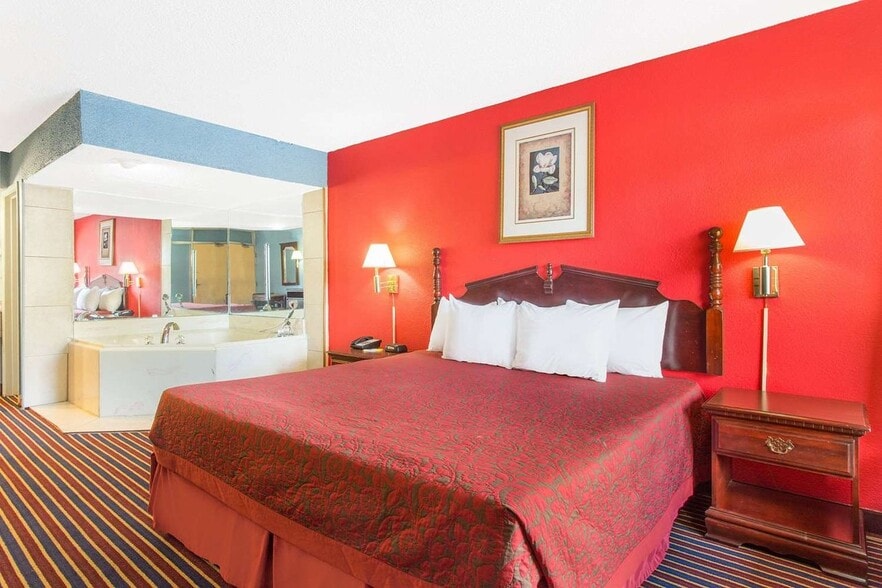 More Photos Of 422 W Oglethorpe Blvd, Albany Hotel For Sale