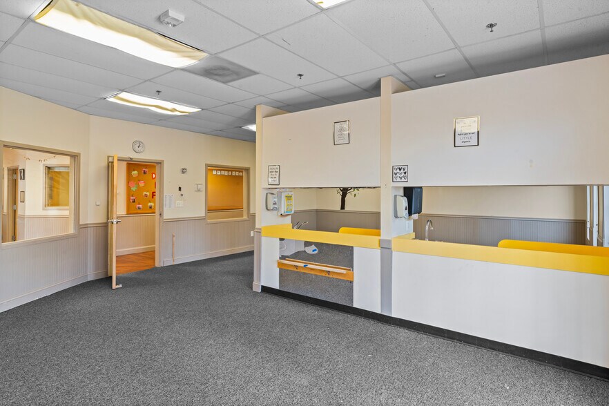 More Photos Of 42851 Smallwood Ter, Chantilly Daycare Center For Sale