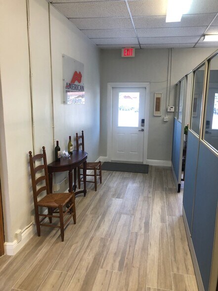 More Photos Of 1315 N Dixie Hwy, Lake Worth Office Residential For Sale