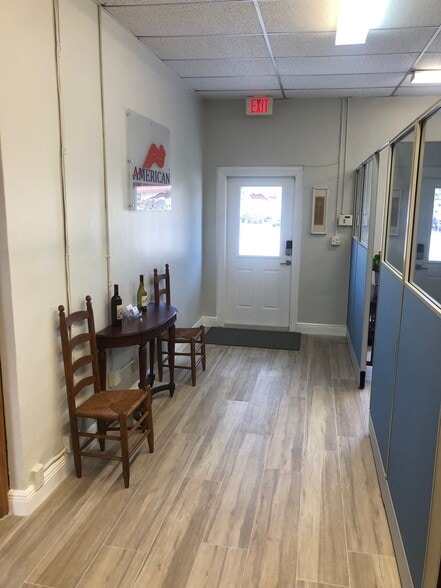 More Photos Of 1315 N Dixie Hwy, Lake Worth Office Residential For Lease
