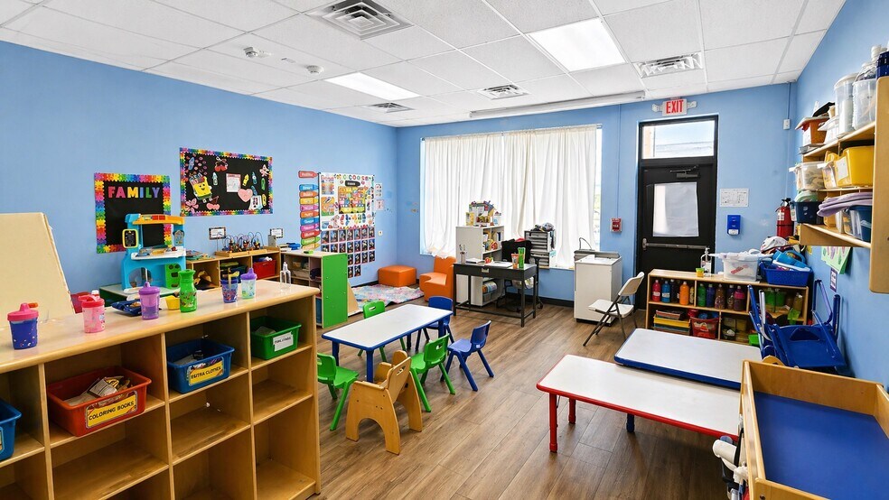 More Photos Of 163-175 Nassau Rd, Roosevelt Freestanding For Sale