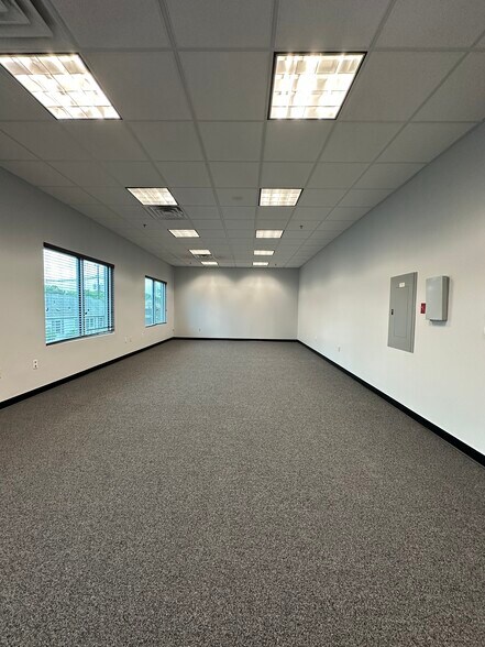 More Photos Of 3146 Route 27, Kendall Park Freestanding For Lease