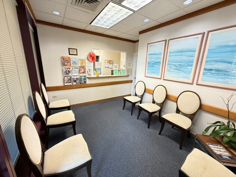 More Photos Of 725 Kapiolani Blvd, Honolulu Office For Lease