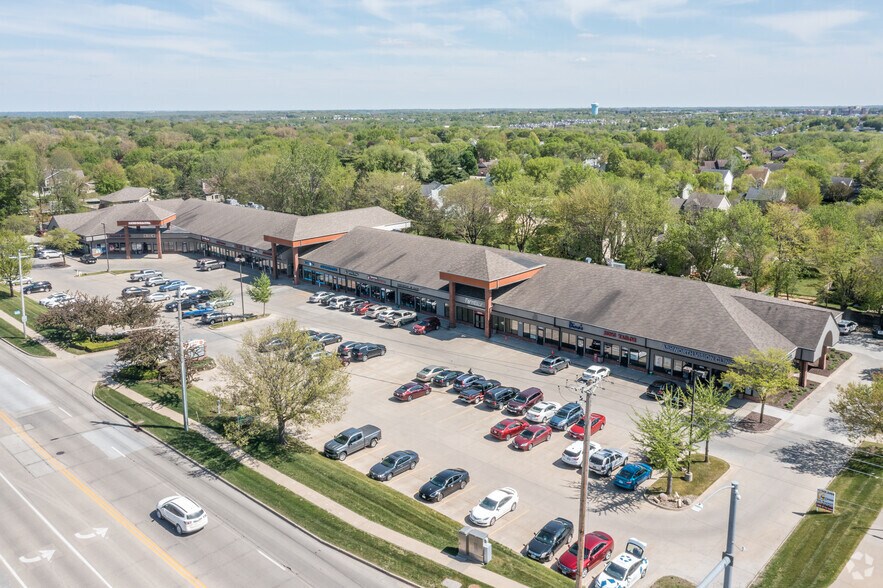 More Photos Of 5902-5970 Ashworth Rd, West Des Moines General Retail For Lease