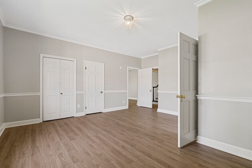 More Photos Of 454 Big Hill Ave, Richmond Office For Sale