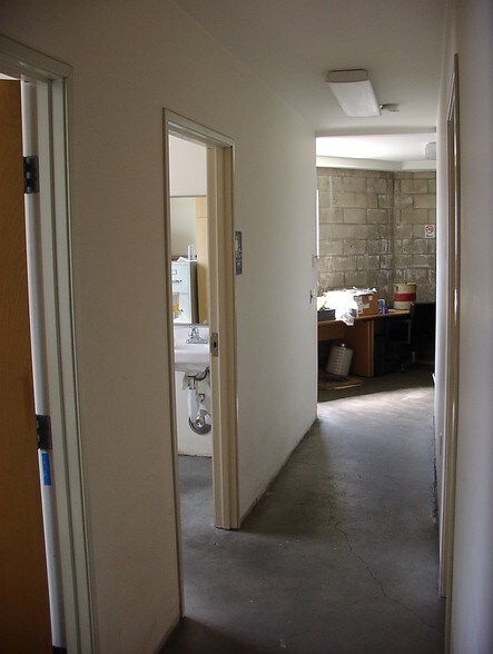 More Photos Of 1501 W 14th St, Long Beach Warehouse For Lease