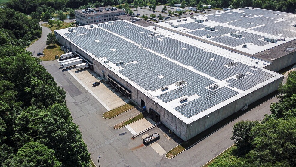 More Photos Of 350 Clark Dr, Mount Olive Warehouse For Lease