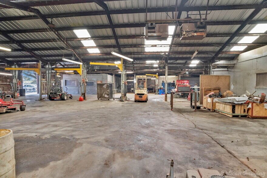 More Photos Of 250 Montgomery St, Shreveport Warehouse For Sale