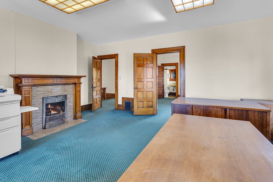 More Photos Of 601 S Jackson St, Jackson Office For Sale