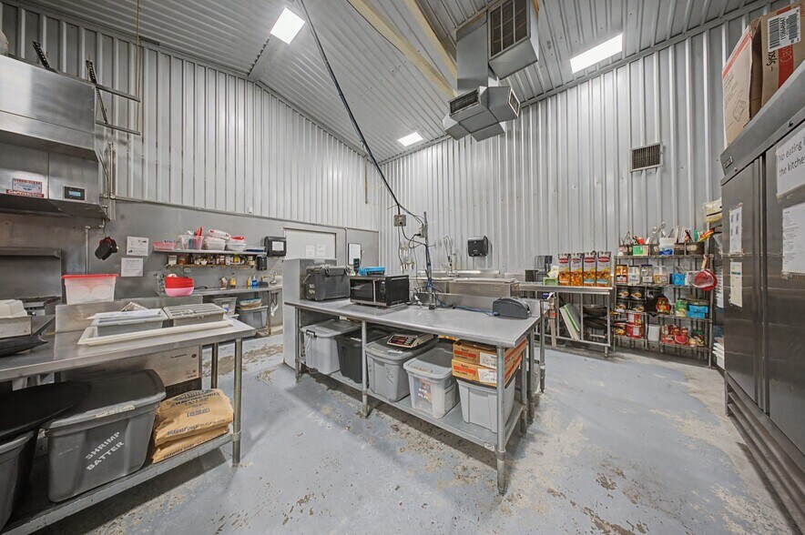 More Photos Of 1412 S Margaret Ave, Kirbyville Restaurant For Sale