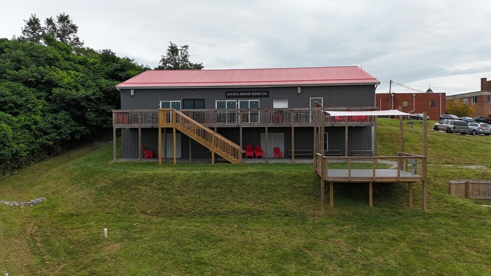 More Photos Of 50 W Court St, Rocky Mount General Retail For Lease