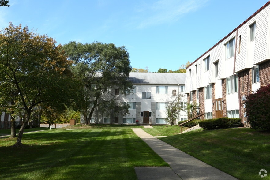 More Photos Of 831 Green Rd, Ypsilanti Apartments For Sale