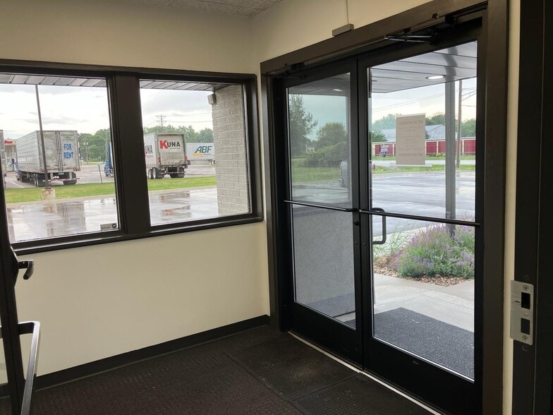 More Photos Of 1010 251 Hwy, Rochelle Office For Sale