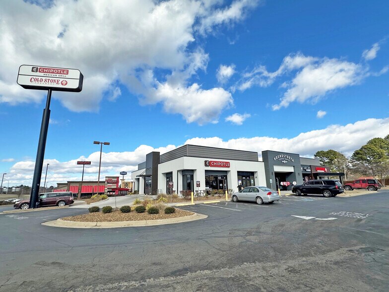 More Photos Of 6205 Rogers Ave, Fort Smith General Retail For Lease