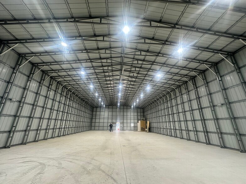 More Photos Of 8037 Treiman Blvd, Webster Warehouse For Sale