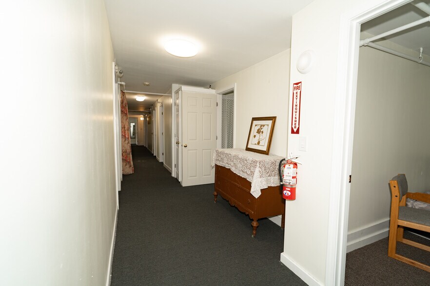 More Photos Of 8 Jennifer Dr, Merrimack Flex For Sale