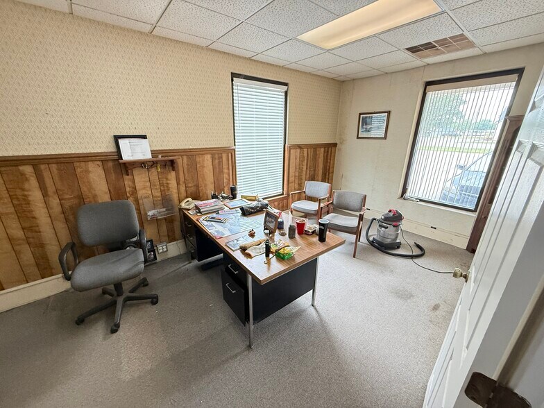 More Photos Of 906 N Breazeale Ave, Mount Olive Auto Dealership For Sale