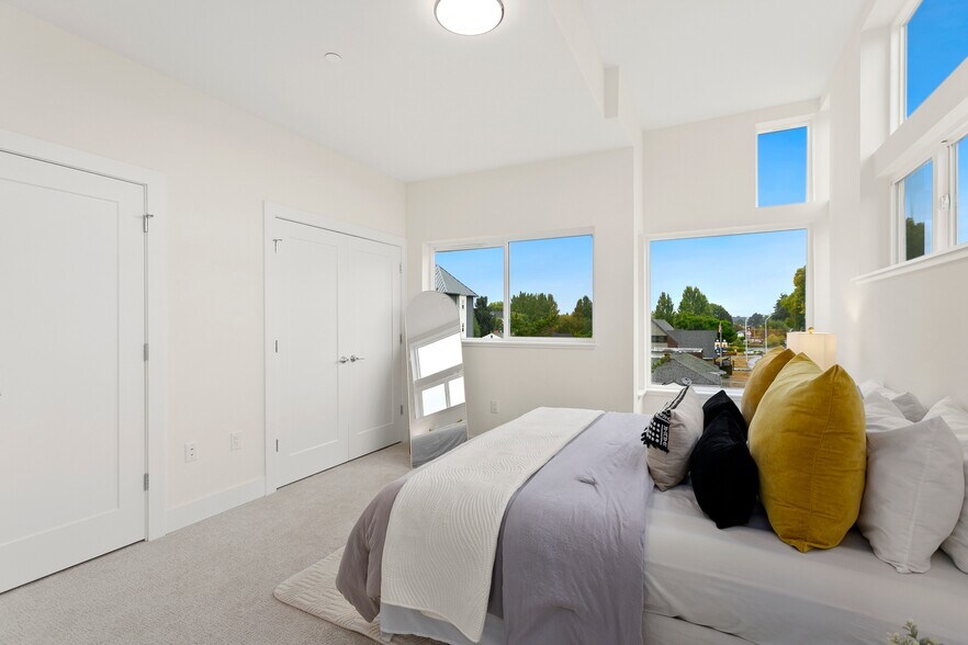 More Photos Of 117 Wells Ave S, Renton Apartments For Sale