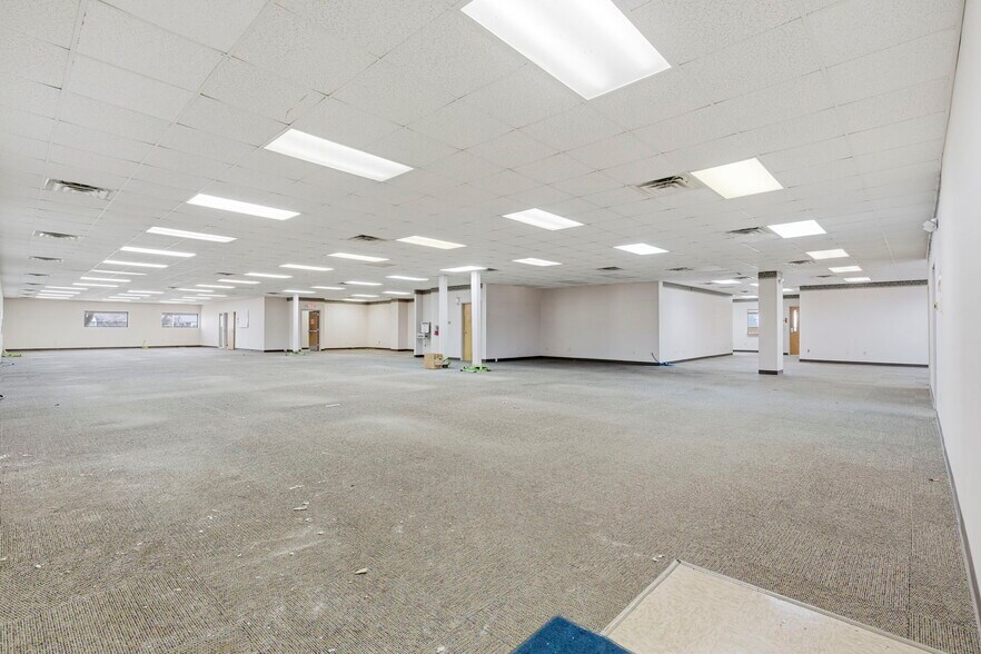 More Photos Of 1612 N Osteopathy, Kirksville Office For Sale