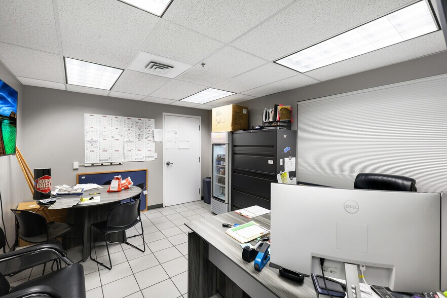 More Photos Of 6715 E Mission Ave, Spokane Warehouse For Lease