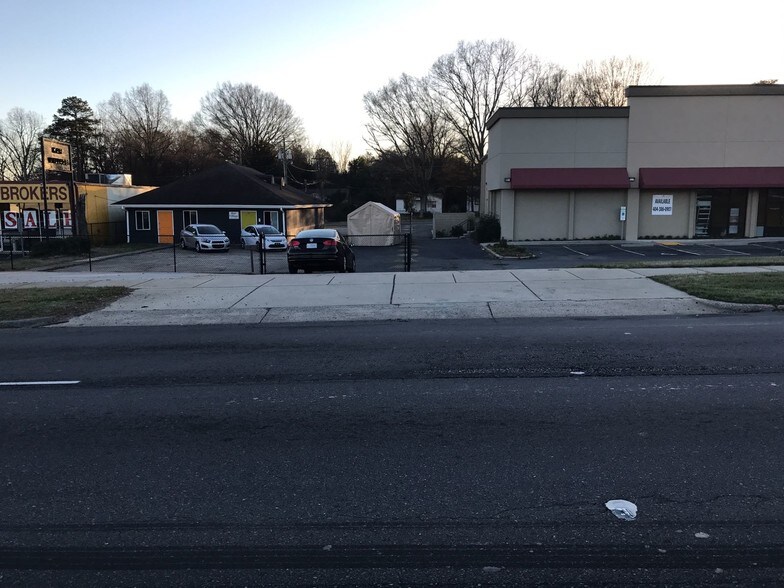 6400 E Independence Blvd, Charlotte, NC 28212 Storefront Retail