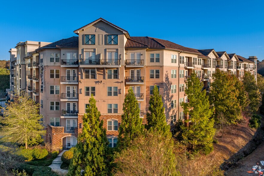 More Photos Of 901 Abernathy Rd, Sandy Springs Apartments For Lease