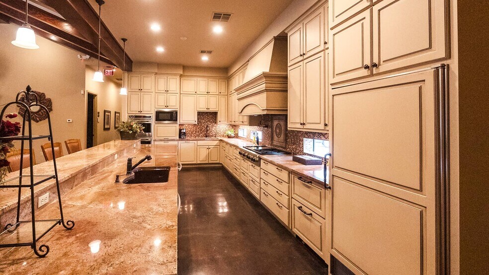 More Photos Of 2511 S Lakeline Blvd, Cedar Park Office For Sale