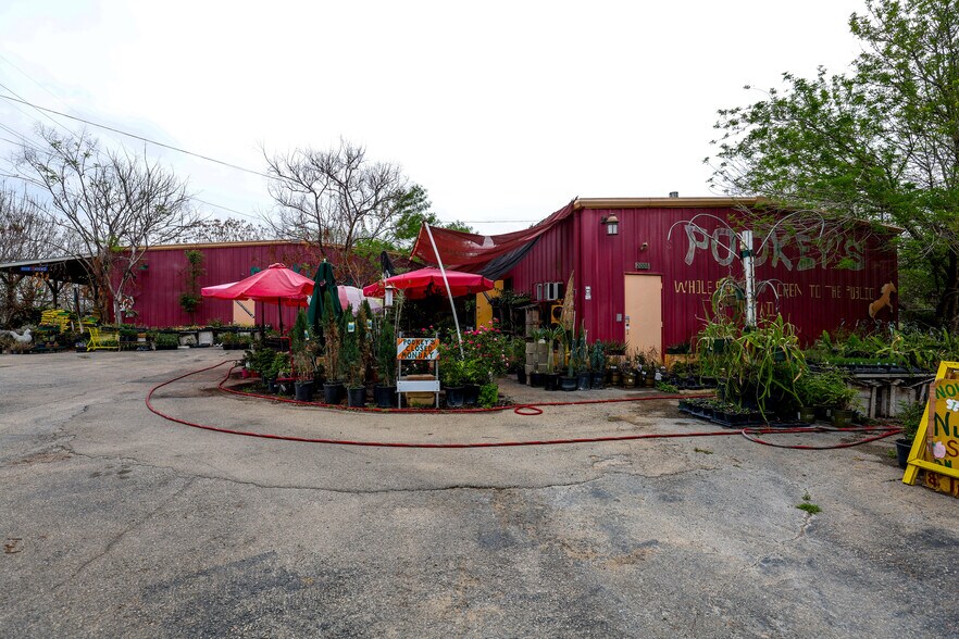 More Photos Of 2006 Pinn Rd, San Antonio Warehouse For Sale