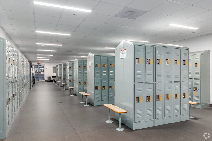 More Photos Of 4931 Executive Ct S, Frederick Unknown For Lease