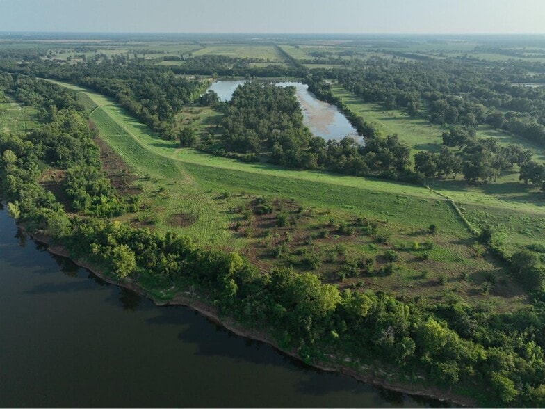 More Photos Of 7751 Highway 1, Boyce Light Manufacturing For Sale