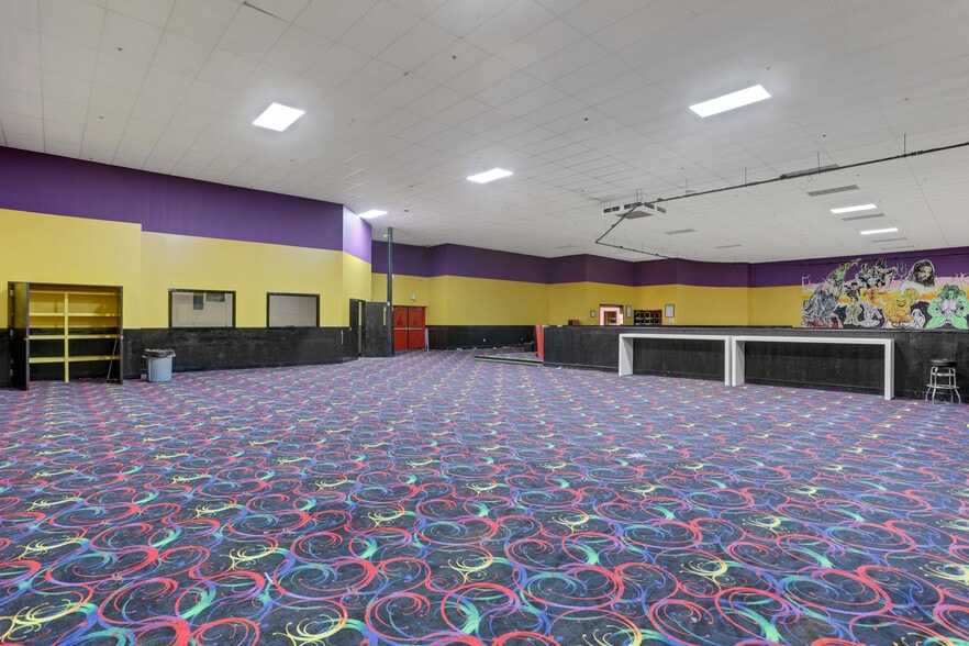 More Photos Of 1959 Metropolitan Pky SW, Atlanta Bowling Alley For Lease