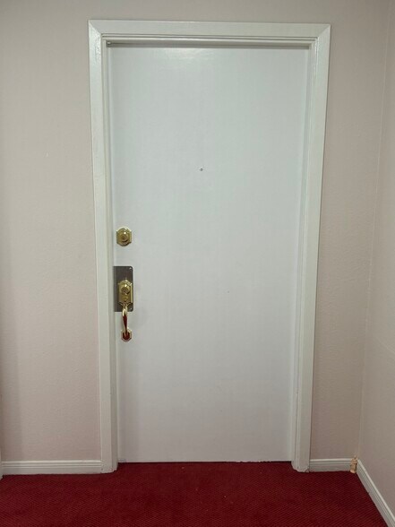 More Photos Of 2302 45th St, Galveston Office For Lease