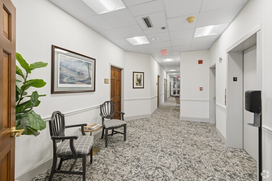 More Photos Of 600 Cameron St, Alexandria Office For Lease
