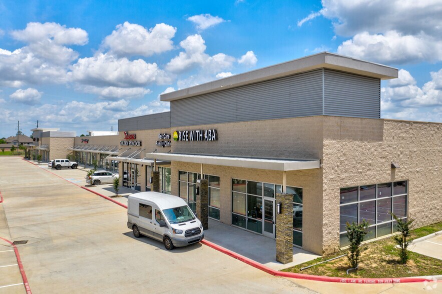 More Photos Of 25031 Westheimer Pky, Katy Storefront For Lease