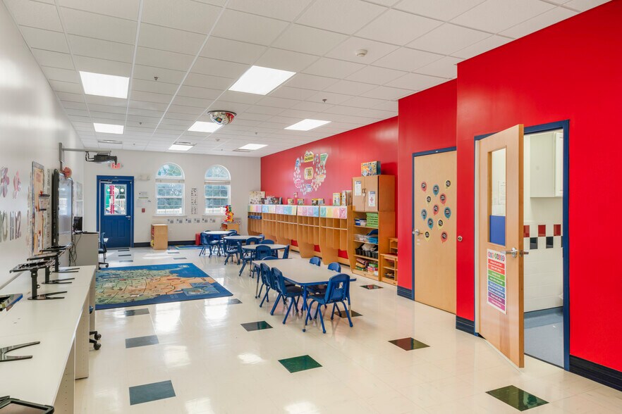 More Photos Of 42885 Orchard Oriole Dr, Ashburn Daycare Center For Lease