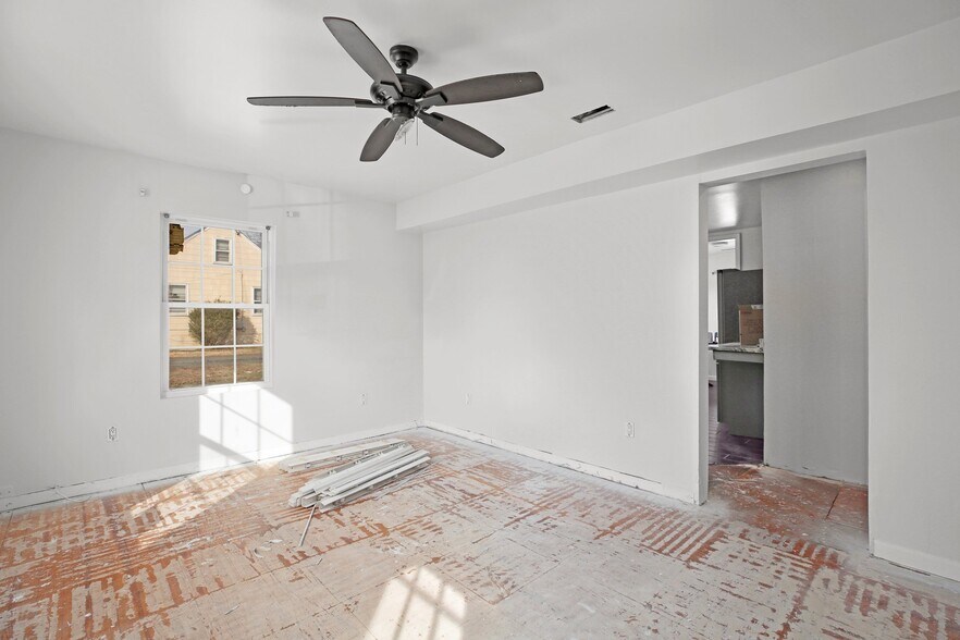 More Photos Of 112 Pegram Ln, Fredericksburg Office For Sale