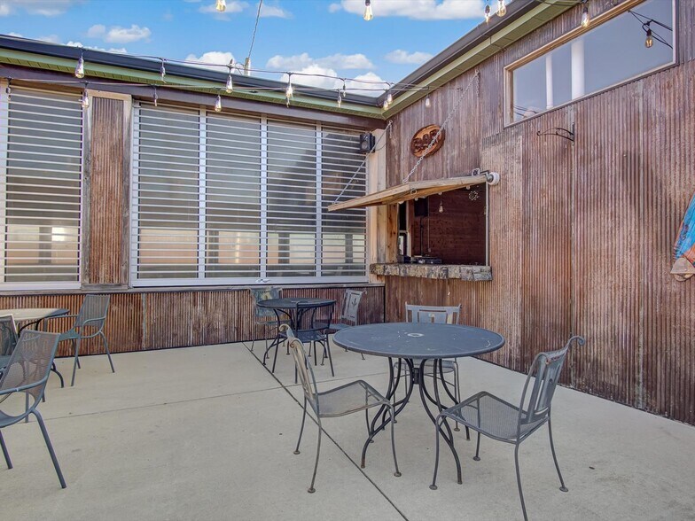 More Photos Of 200 N Main St, Dupo Specialty For Sale