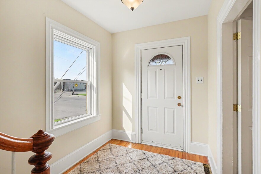 More Photos Of 616 Rideau St, Kemptville Office For Sale