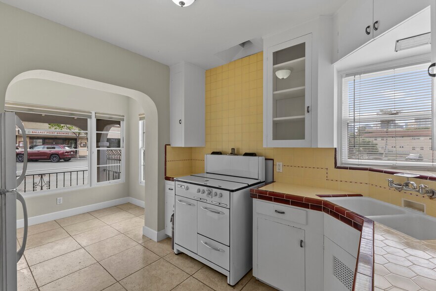 More Photos Of 2220 India St, San Diego Office For Lease