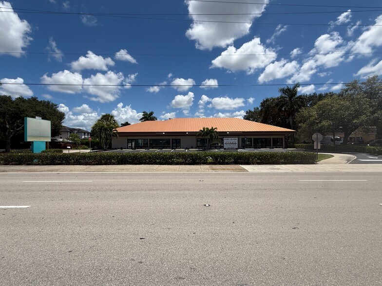 Primary Photo Of 1115 Airport Pulling Rd, Naples Freestanding For Lease