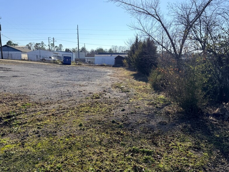 More Photos Of 106 Free Hill Rd, Hendersonville Warehouse For Lease