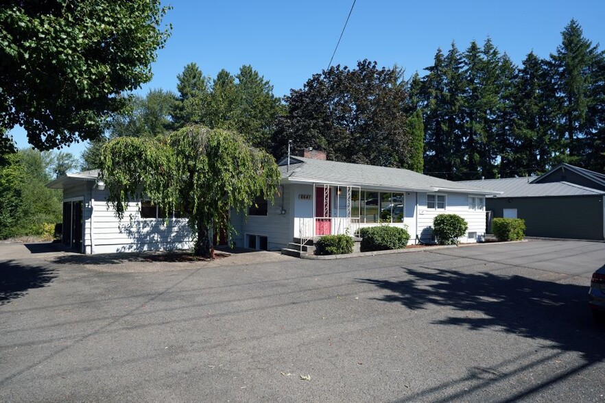 Primary Photo Of 6641 SE Lake Rd, Portland Office For Lease