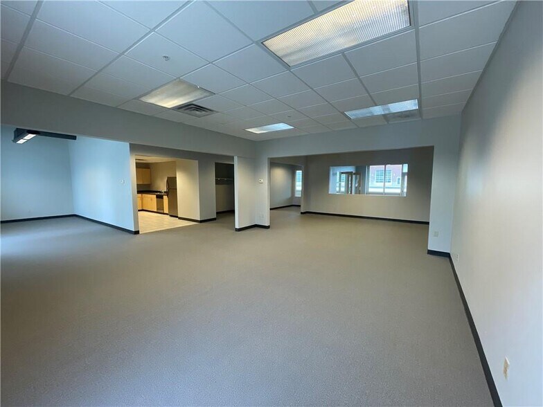 More Photos Of 206 SW 8th St, Bentonville Apartments For Lease
