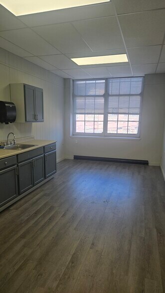 More Photos Of 159 Singleton St, Woonsocket Manufacturing For Lease