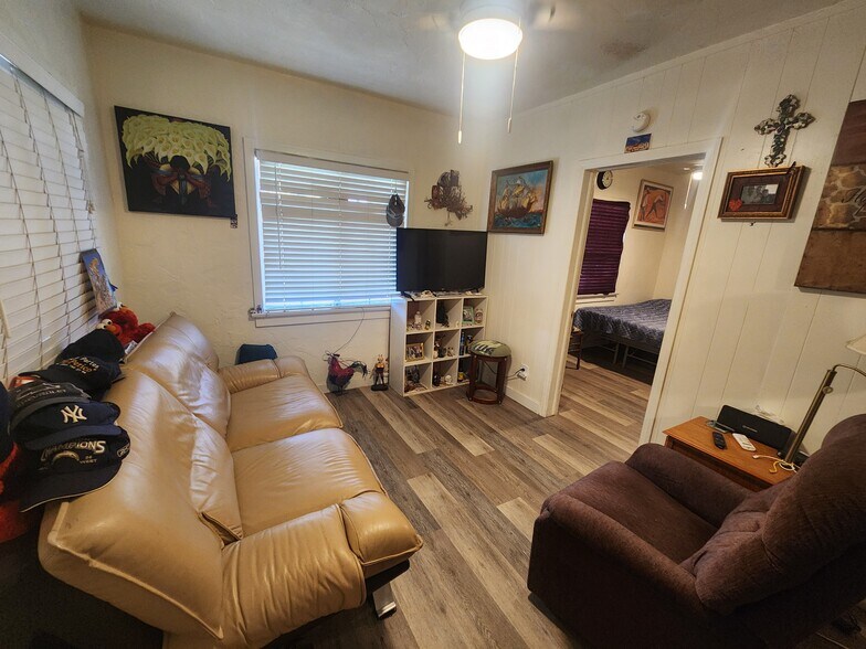 More Photos Of 476 H St, Brawley Apartments For Sale