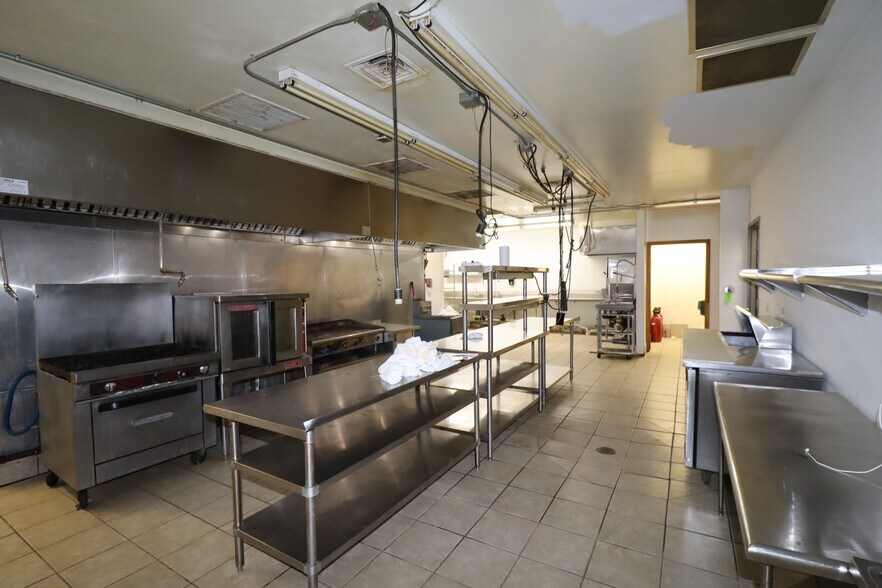 More Photos Of 30580 Hwy 2, Ashland General Retail For Lease